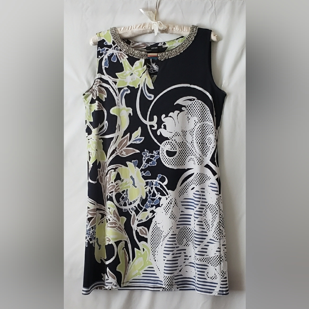 Alfani Black Sleeveless Tank Top with Silver Graphic Design